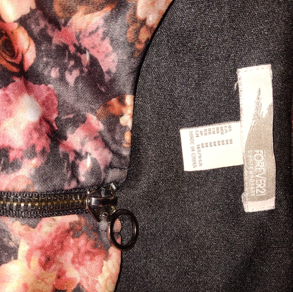 Dress - Picture 4 of 4